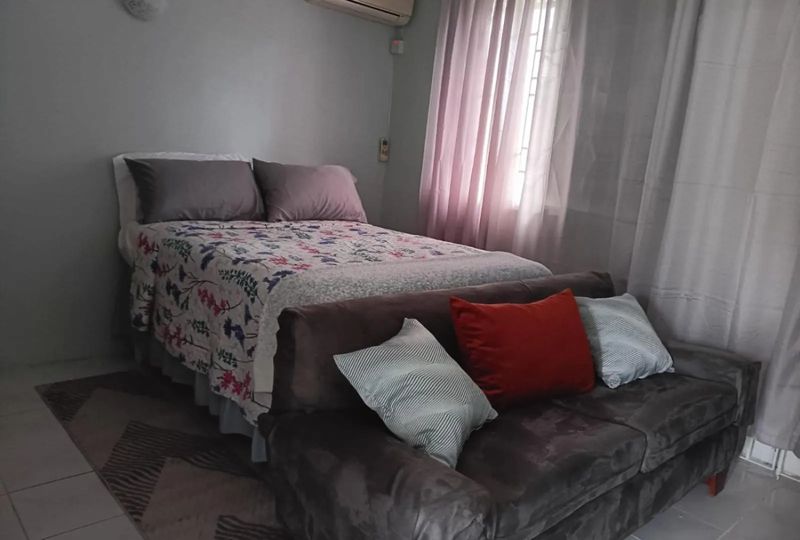 Cozy Valencia Studio Liguanea Jamaica